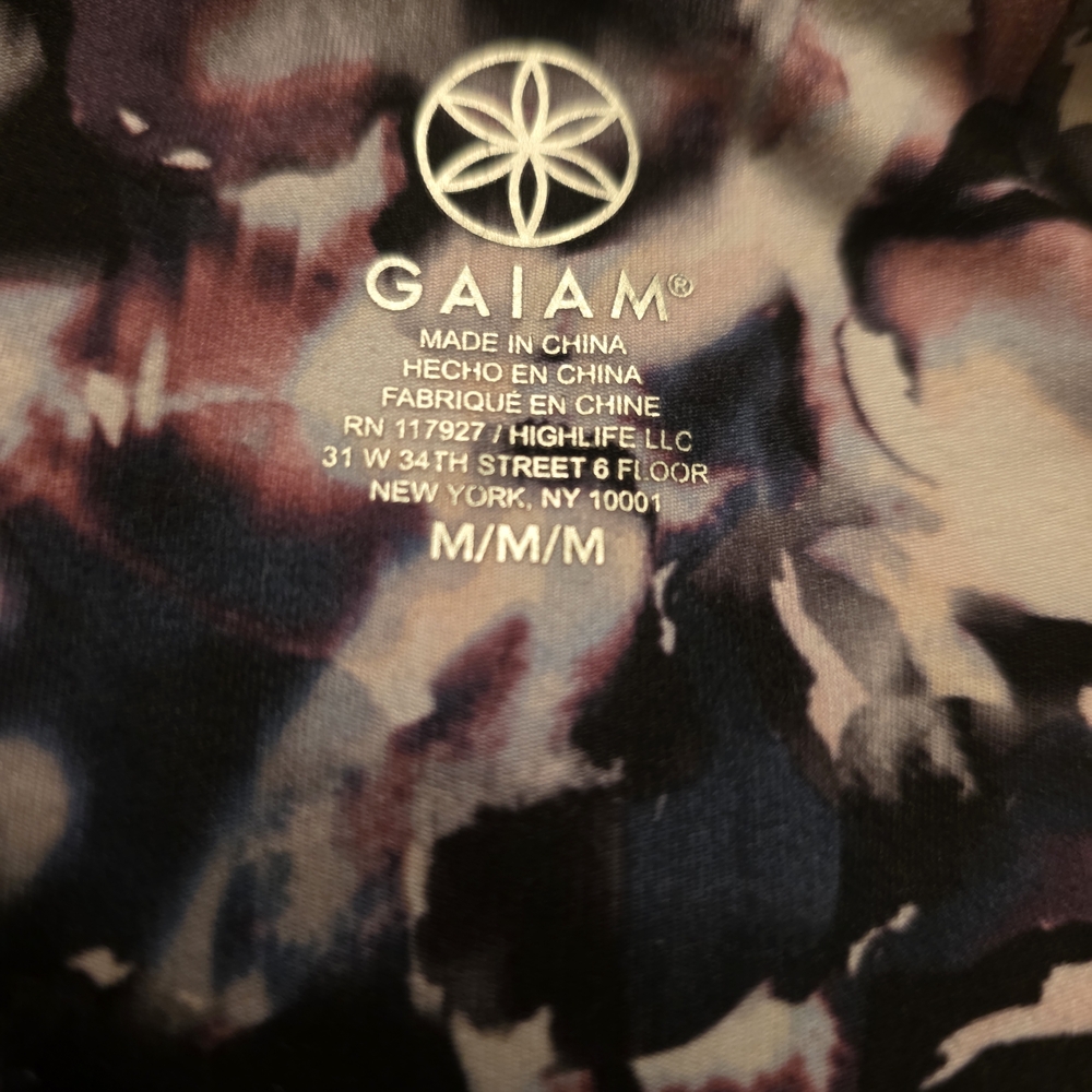 GAIAM Artistic Patterned Top with Dark Hues Sz. Medium - Picture 2 of 8